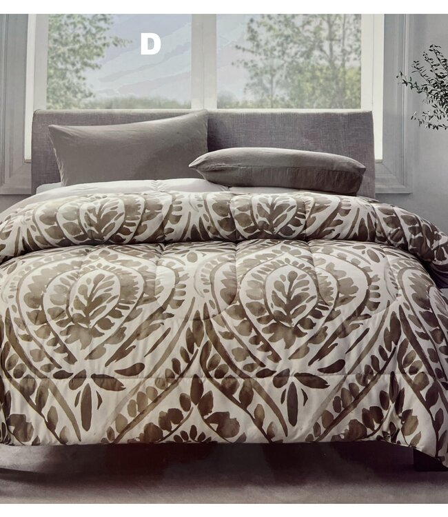 STUDIO 707 FLORAL PRINT COMFORTER AST