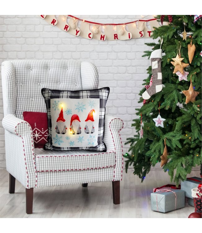 LED GNOMES BLACK PLAID CUSHION 18X18" BLACK/WHITE/RED (MP6)