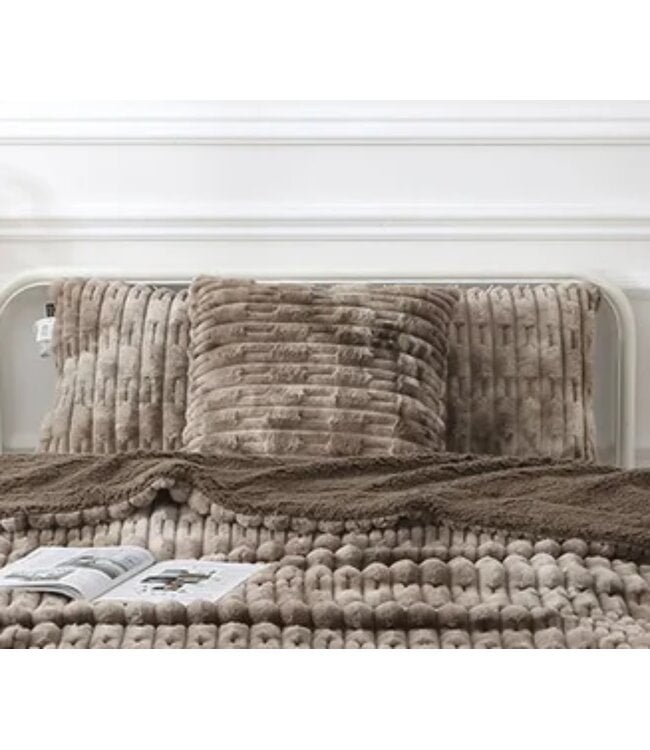 FRANCO FAUX FUR RIB BODY PILLOW AST 18X42"