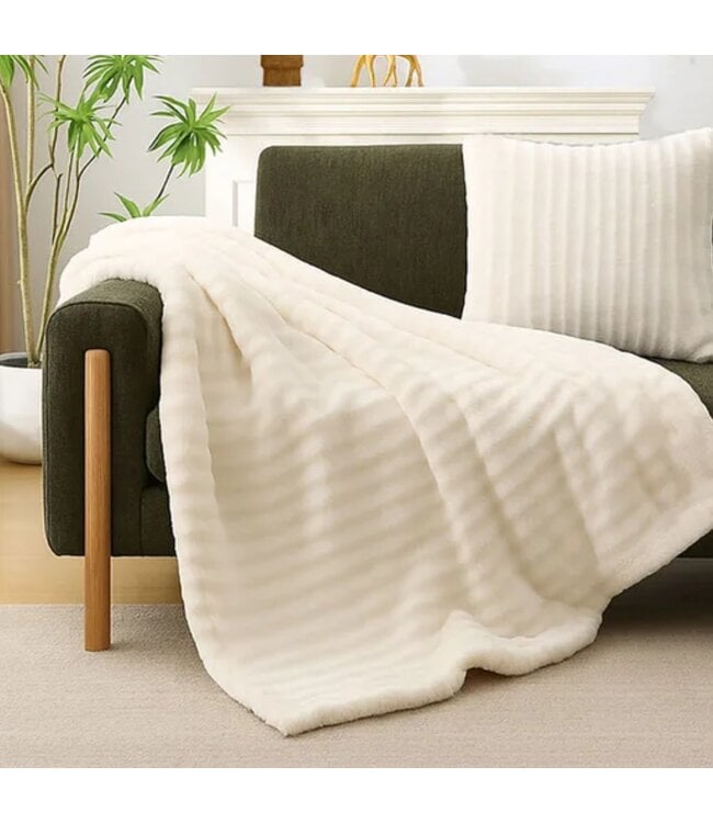 RUSTIC CABIN ANTON TEXTURED FLEECE THROW WHITE 50X60"