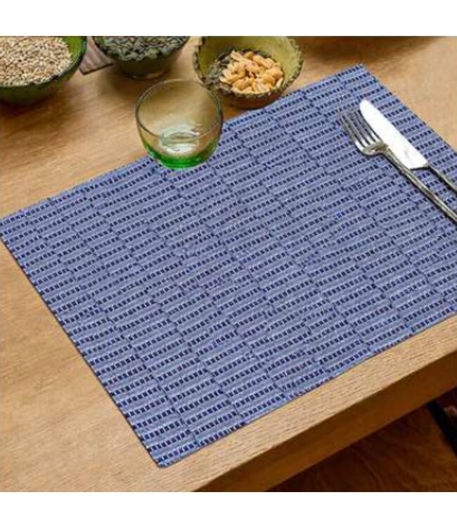 2Pk JACQUARED GEO PLACEMATS NAVY 13X18"