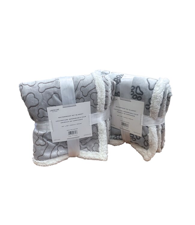 EMBELLISHED WATERPROOF PET BLANKET AST 40X60"