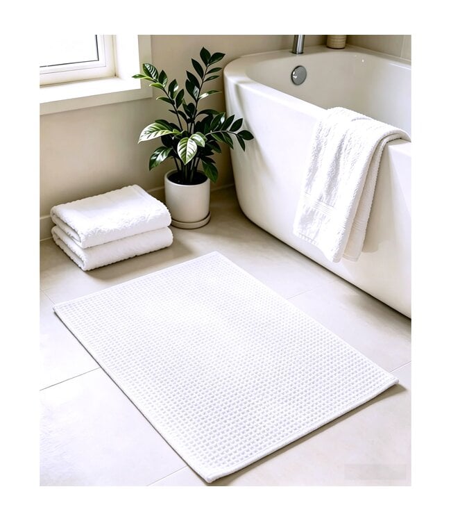 COTTON/POLY WHITE BATH MAT 24X35"
