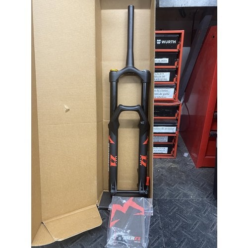 Marzocchi Marzocchi Bomber Z1 27.5" 180mm Fork