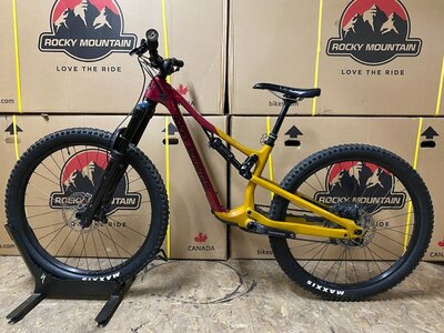 Rocky Mountain Vélo usagé Rocky Mountain Instinct C50 XSmall 27.5'' (Or/Rouge)