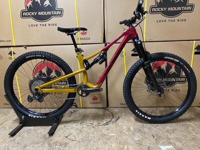 Rocky Mountain Used Rocky Mountain Instinct C70 27.5'' Bike Small (Red/Gold)
