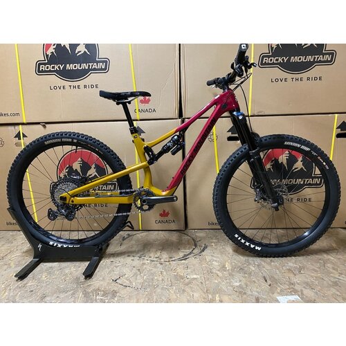 Rocky Mountain Used Rocky Mountain Instinct C70 27.5'' Bike Small (Red/Gold)