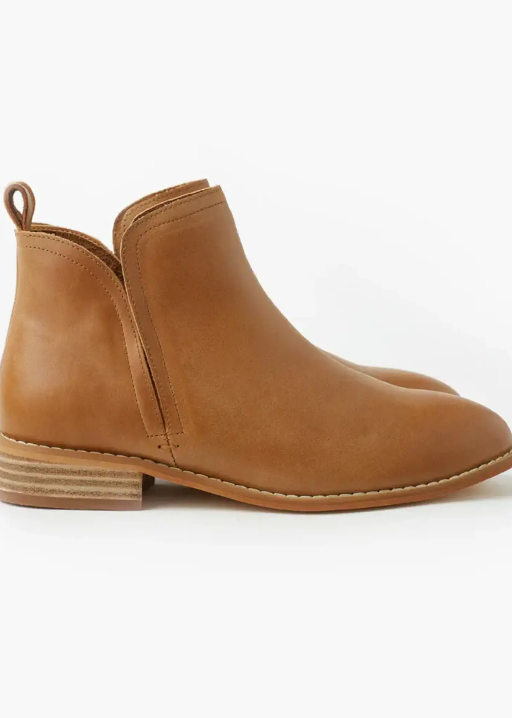 Walnut Douglas Boot Tan