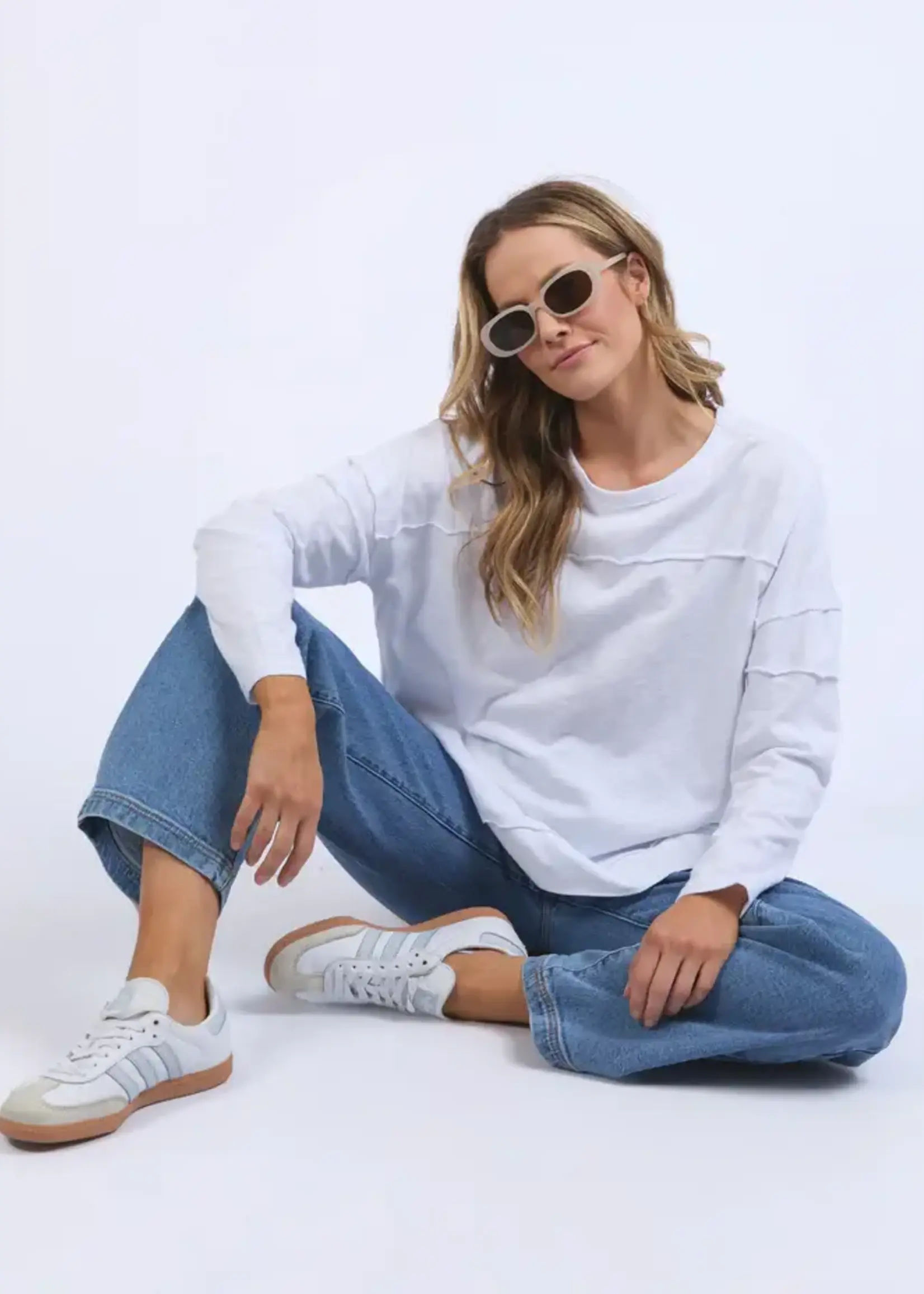 Foxwood Jayne Throw On White