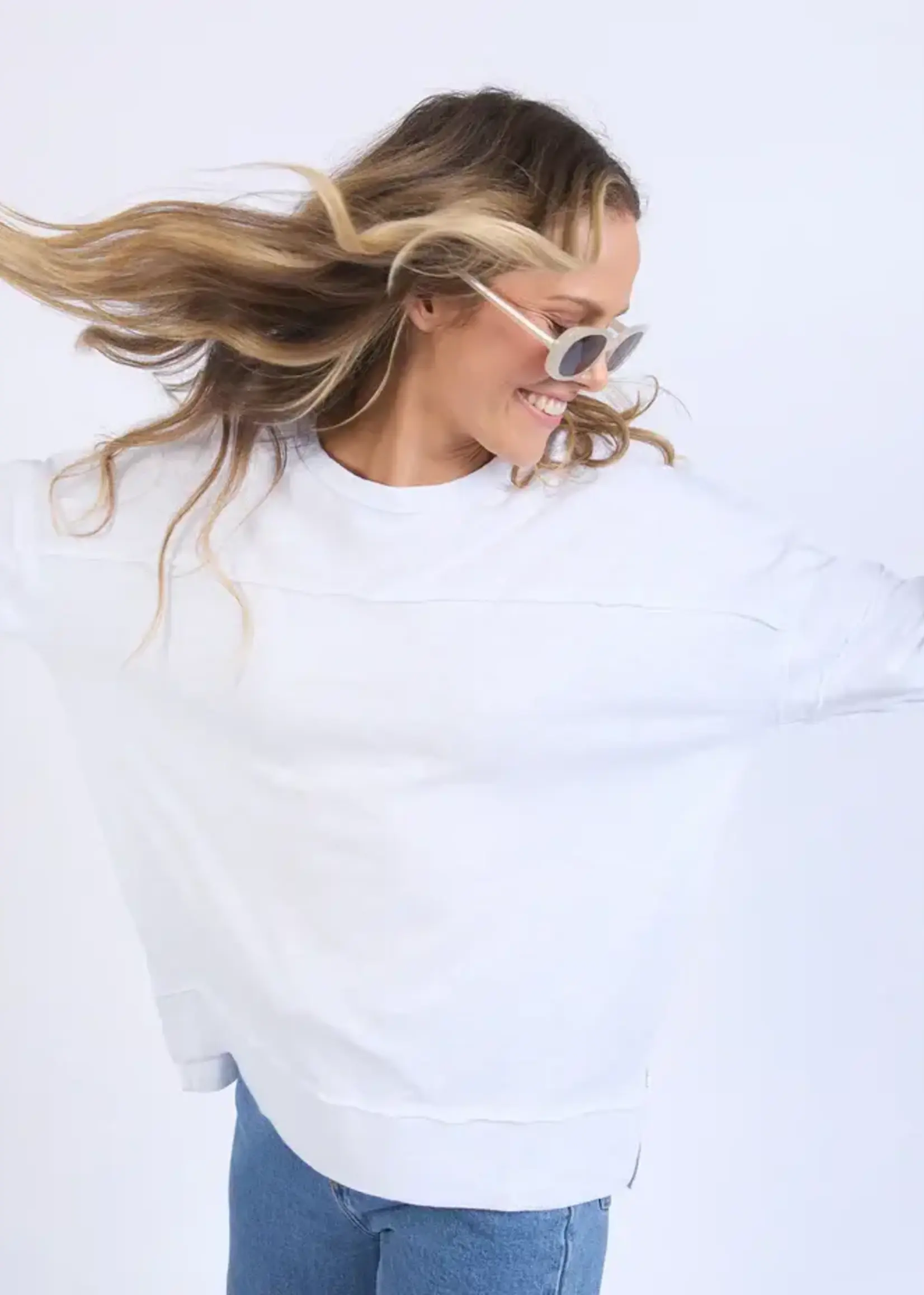 Foxwood Jayne Throw On White