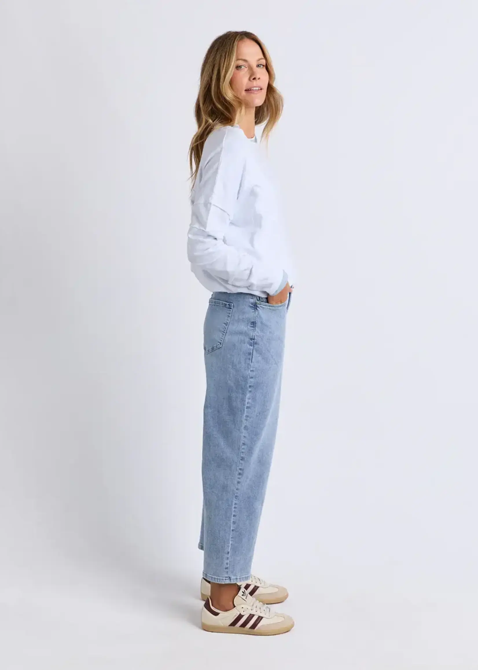 Foxwood Ambrose Barrel Jean Light Blue