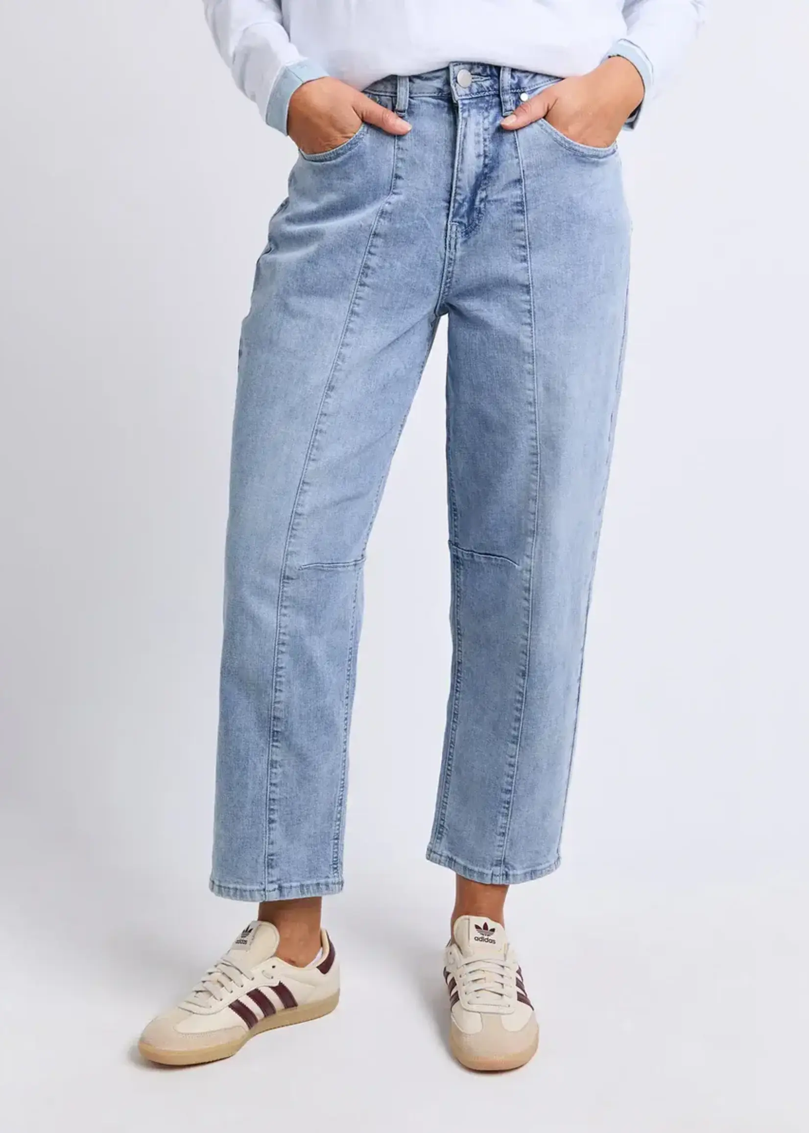 Foxwood Ambrose Barrel Jean Light Blue