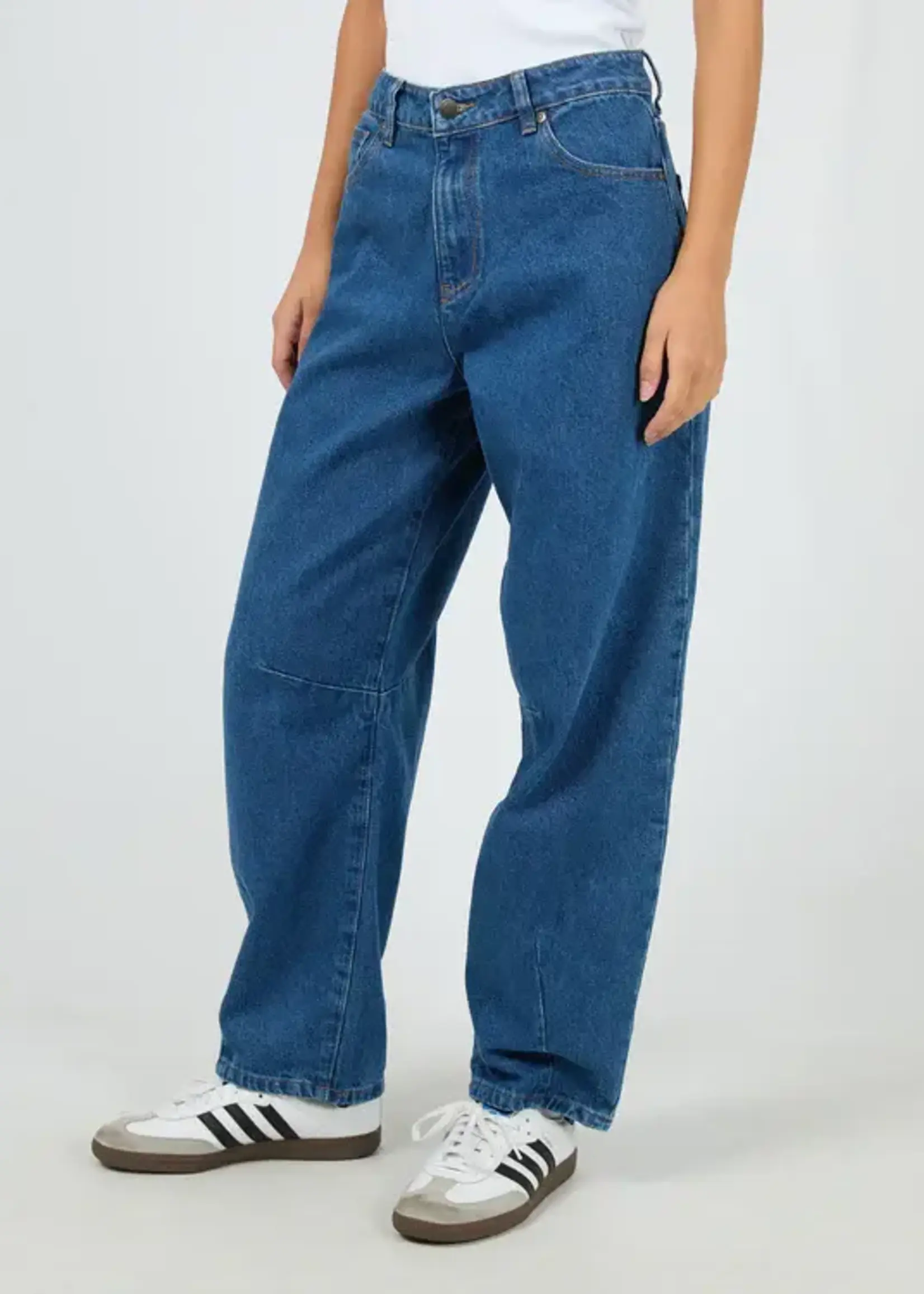 Silent Theory Hallie Barrel Leg Jean