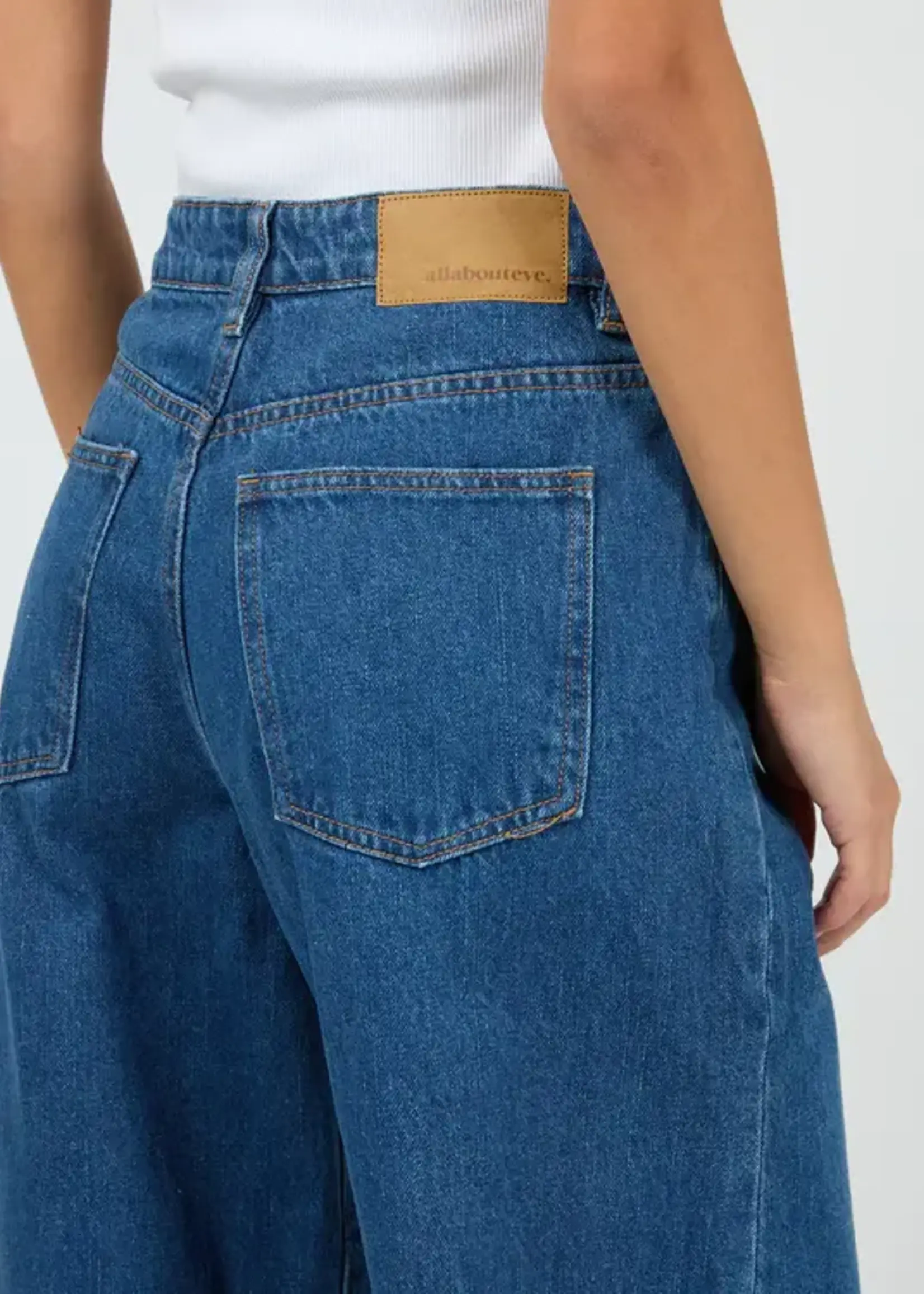 Silent Theory Hallie Barrel Leg Jean