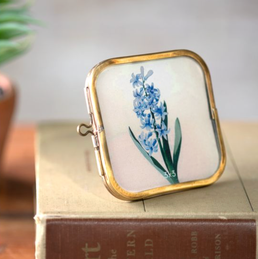 PD Home & Garden 3 X 3 ANTIQUE BRASS PHOTO FRAME