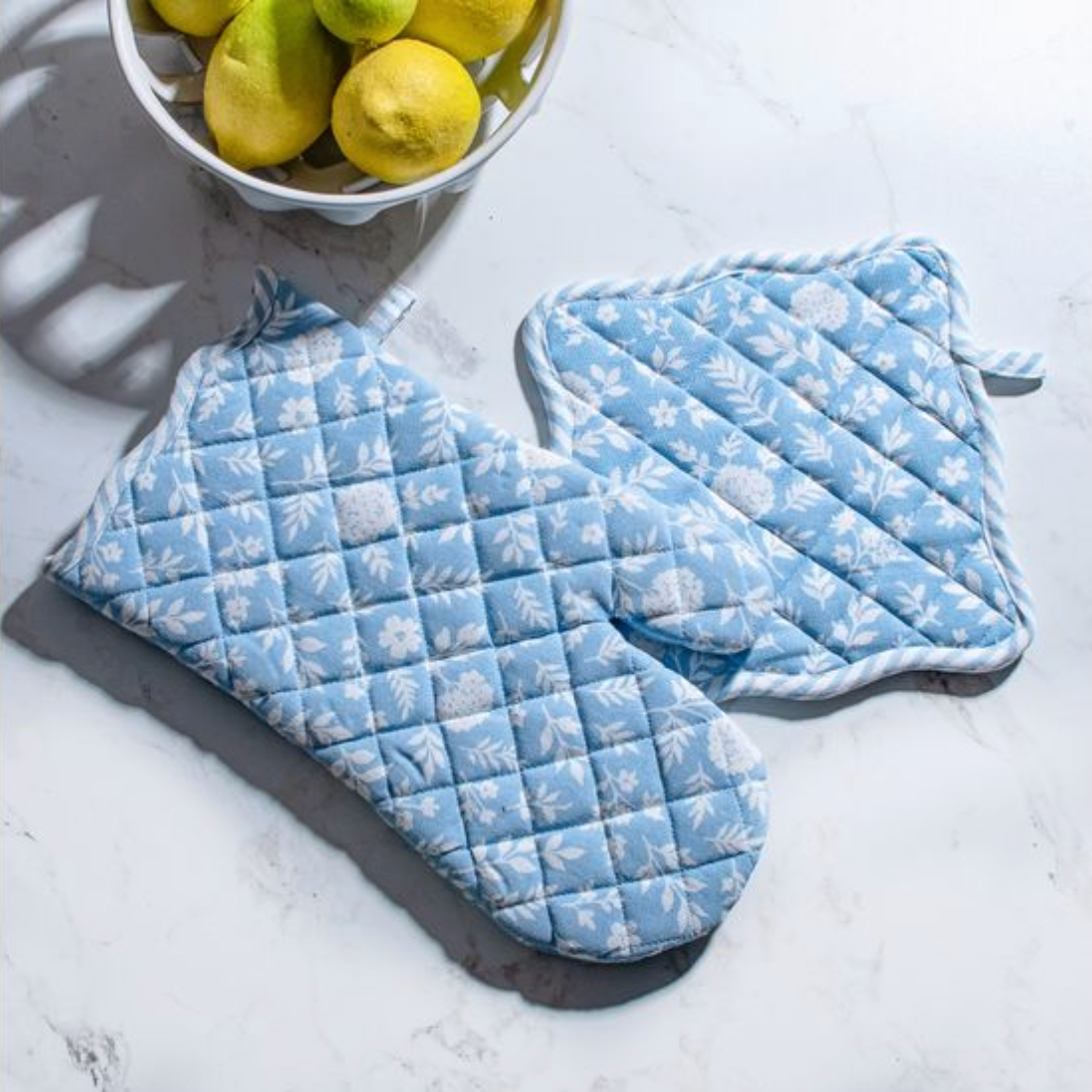 PD Home & Garden LIGHT BLUE FLORAL POTHOLDER/MIT SET