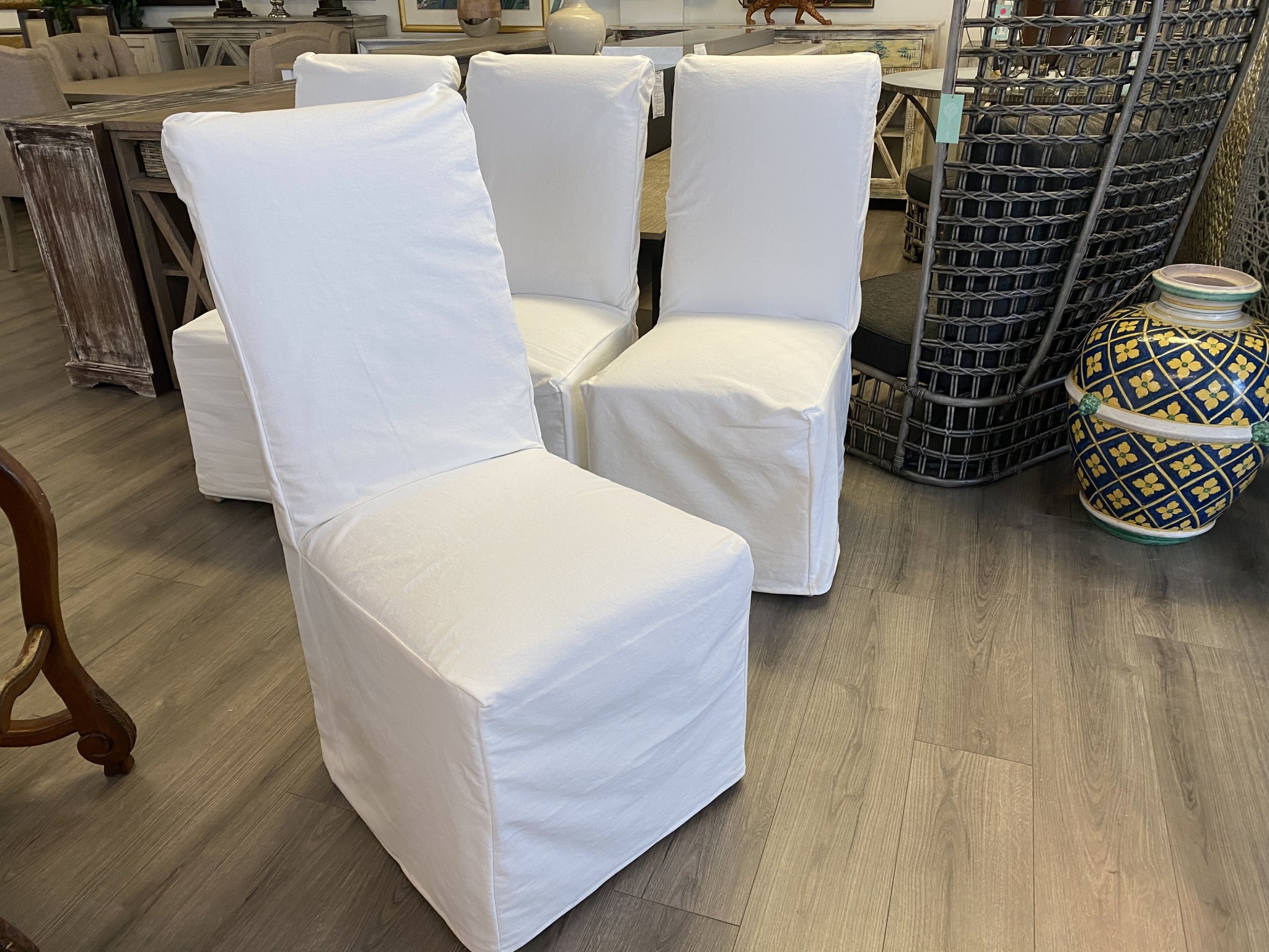 white slipcover dining chair