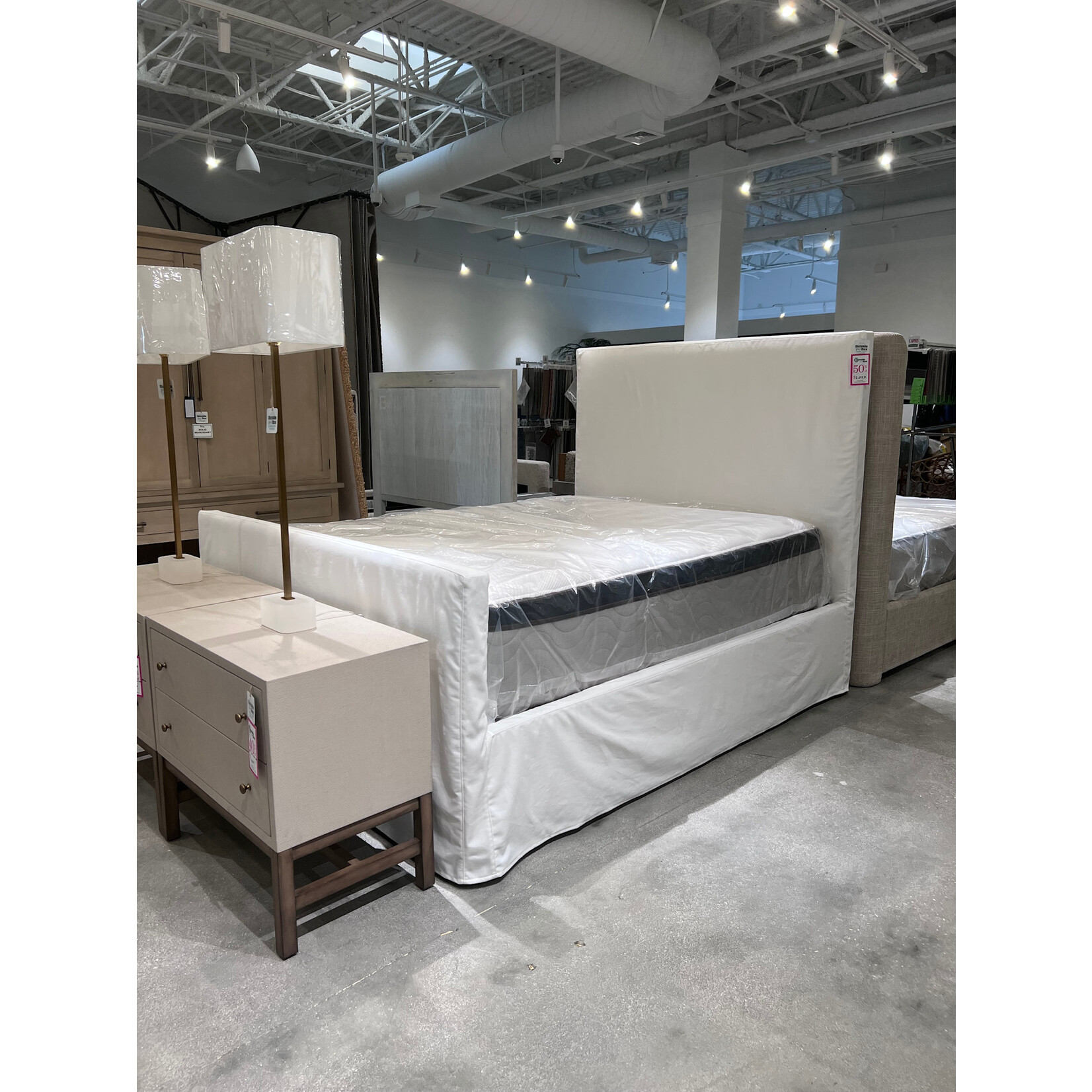 Outside The Box 65x92x62 Glenwood Chalk White Kid & Wear Proof Performance Slipcovered Queen Bed DV101-88 (Y)