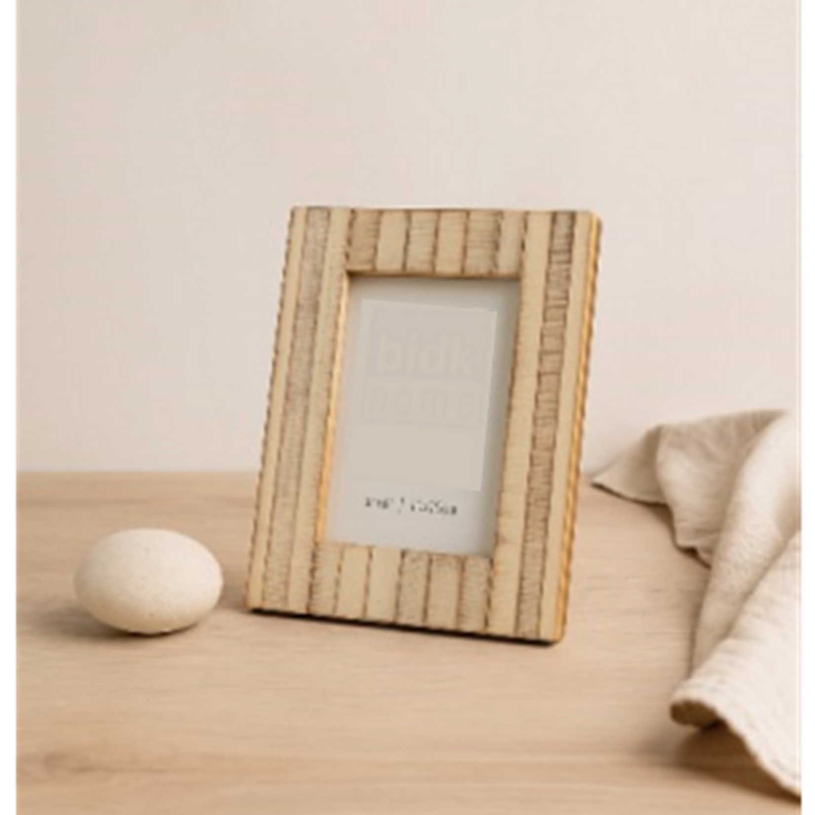 Outside The Box 4x6 White & Light Gray Resin Tiled Photo Frame