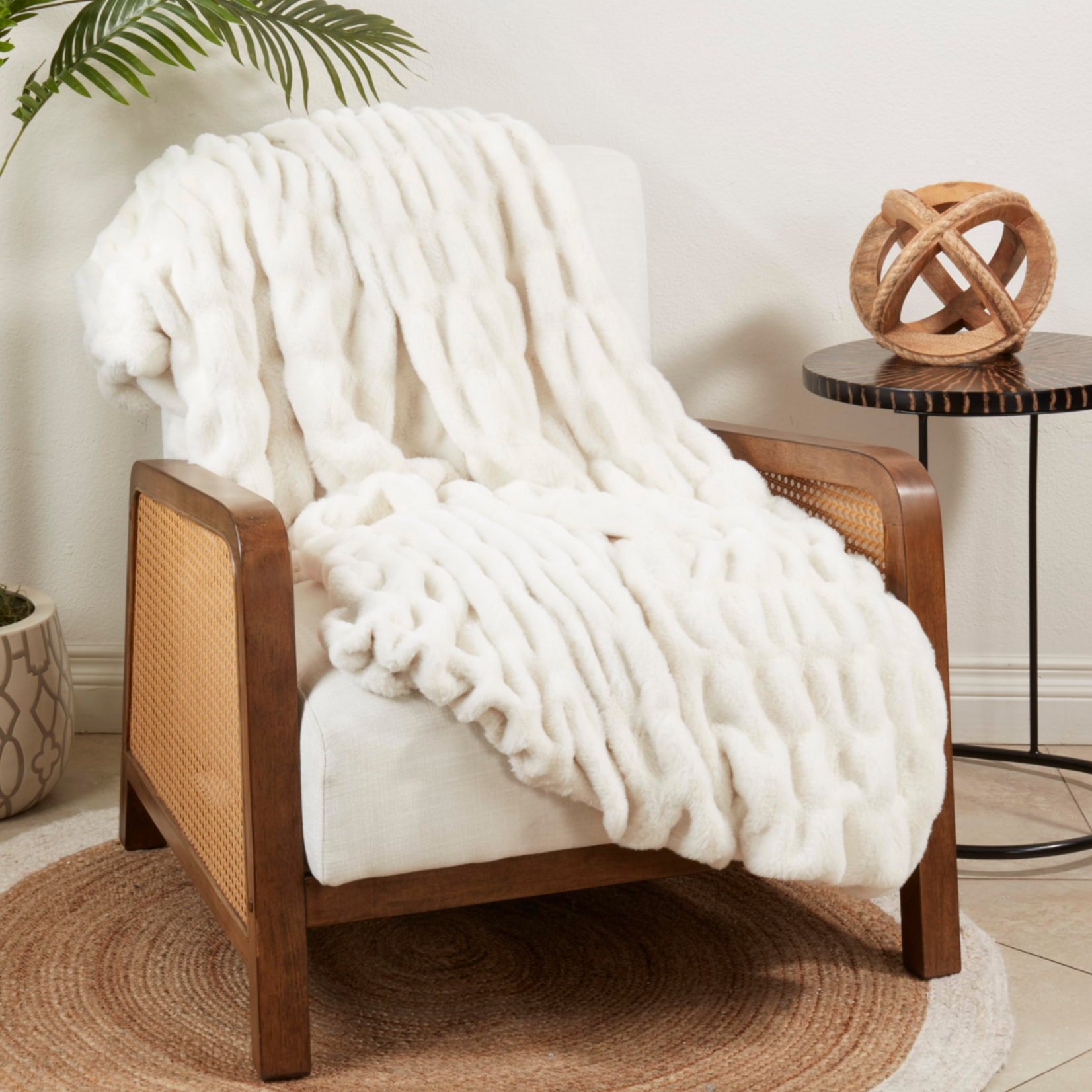 Outside The Box 50x60 White Rabbit Faux Fur Throw Blanket - TH2830