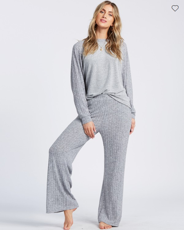 pants with loose ends