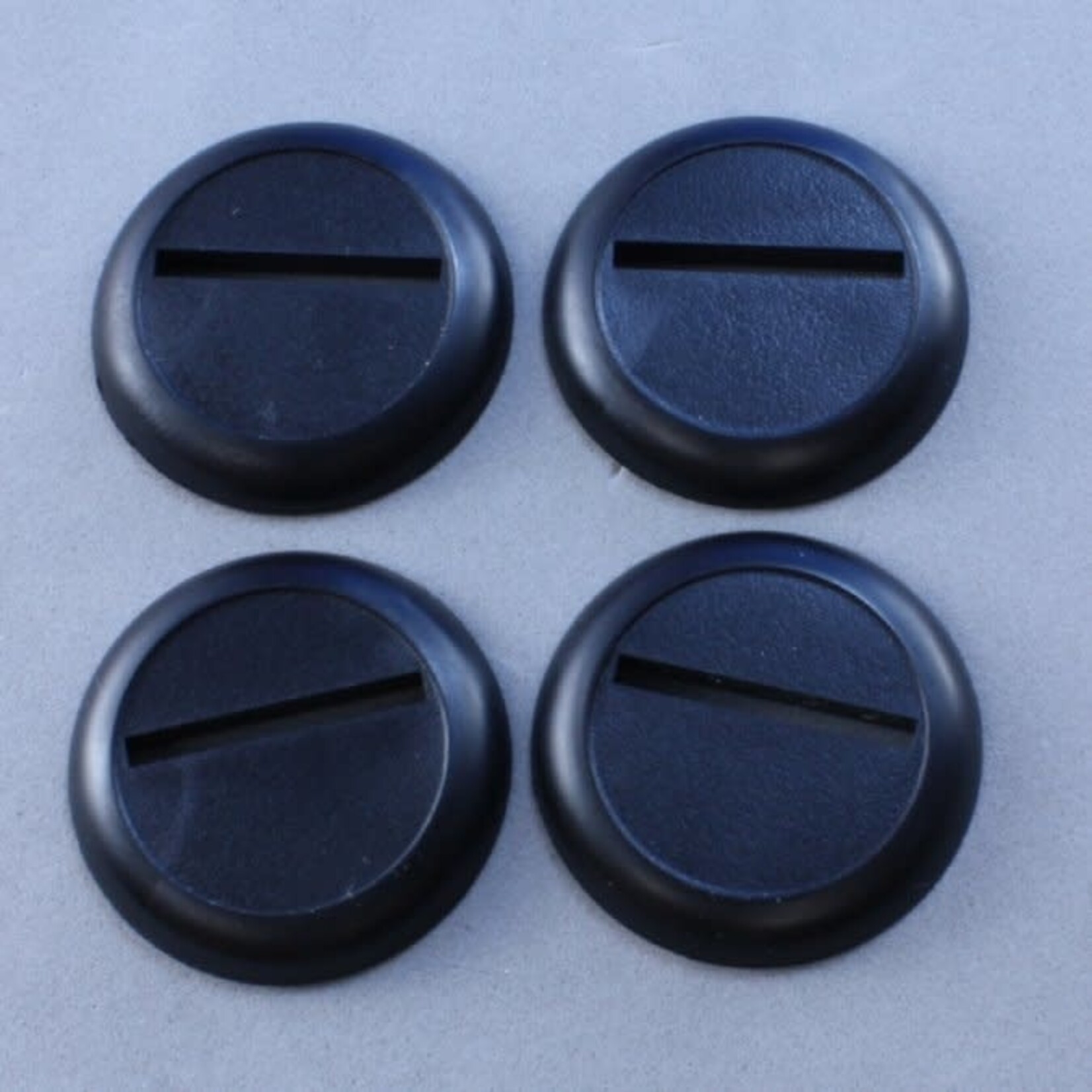 Reaper Miniatures 30mm Round Plastic Display Base (12)