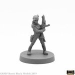 Reaper Miniatures Tess, Adventuring Heroine