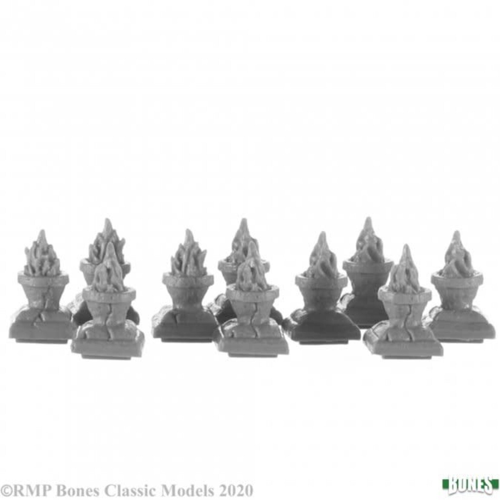 Reaper Miniatures Graveyard Finial: Braziers (10)