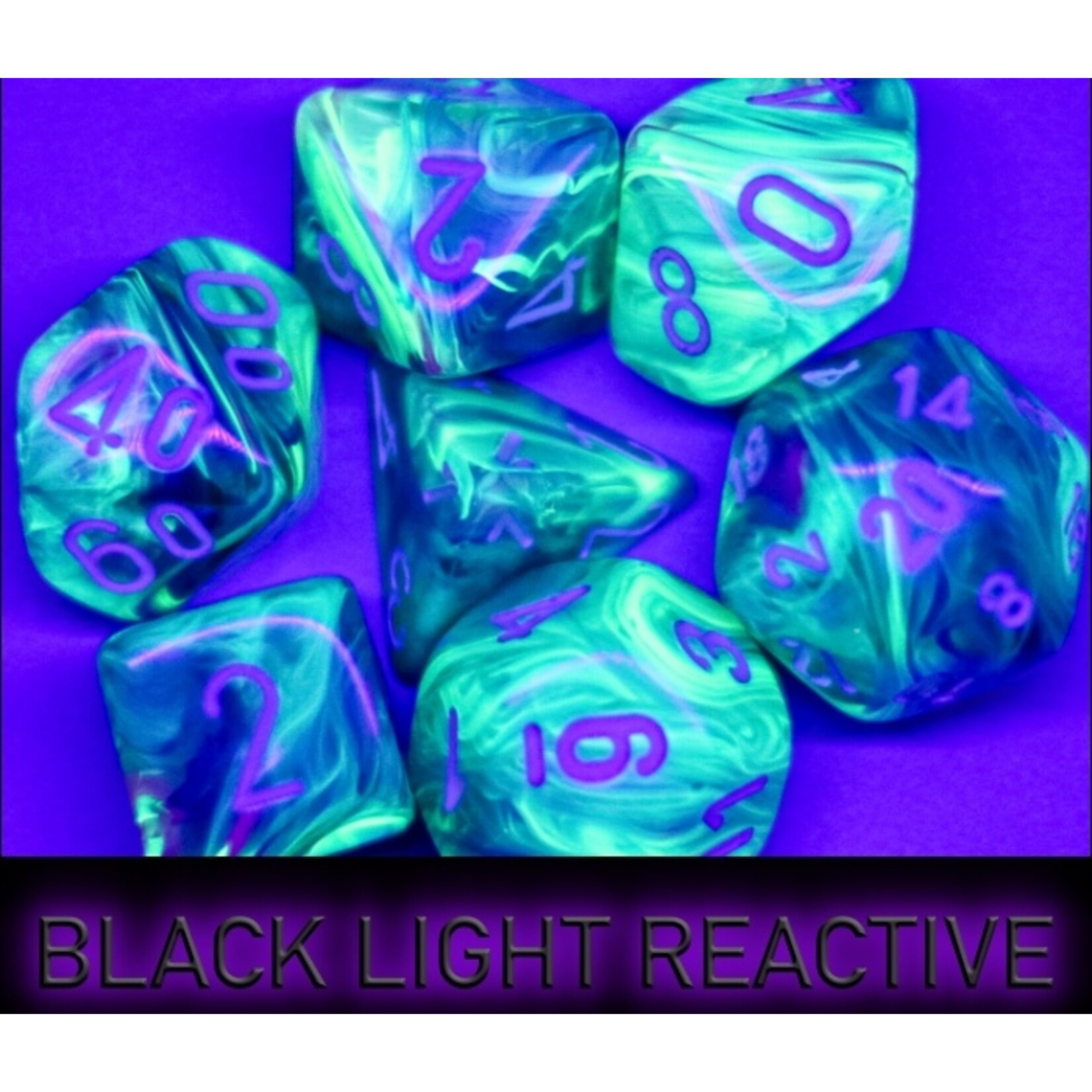 Chessex Festive Mega-hedral Waterlily/white 7-Die set