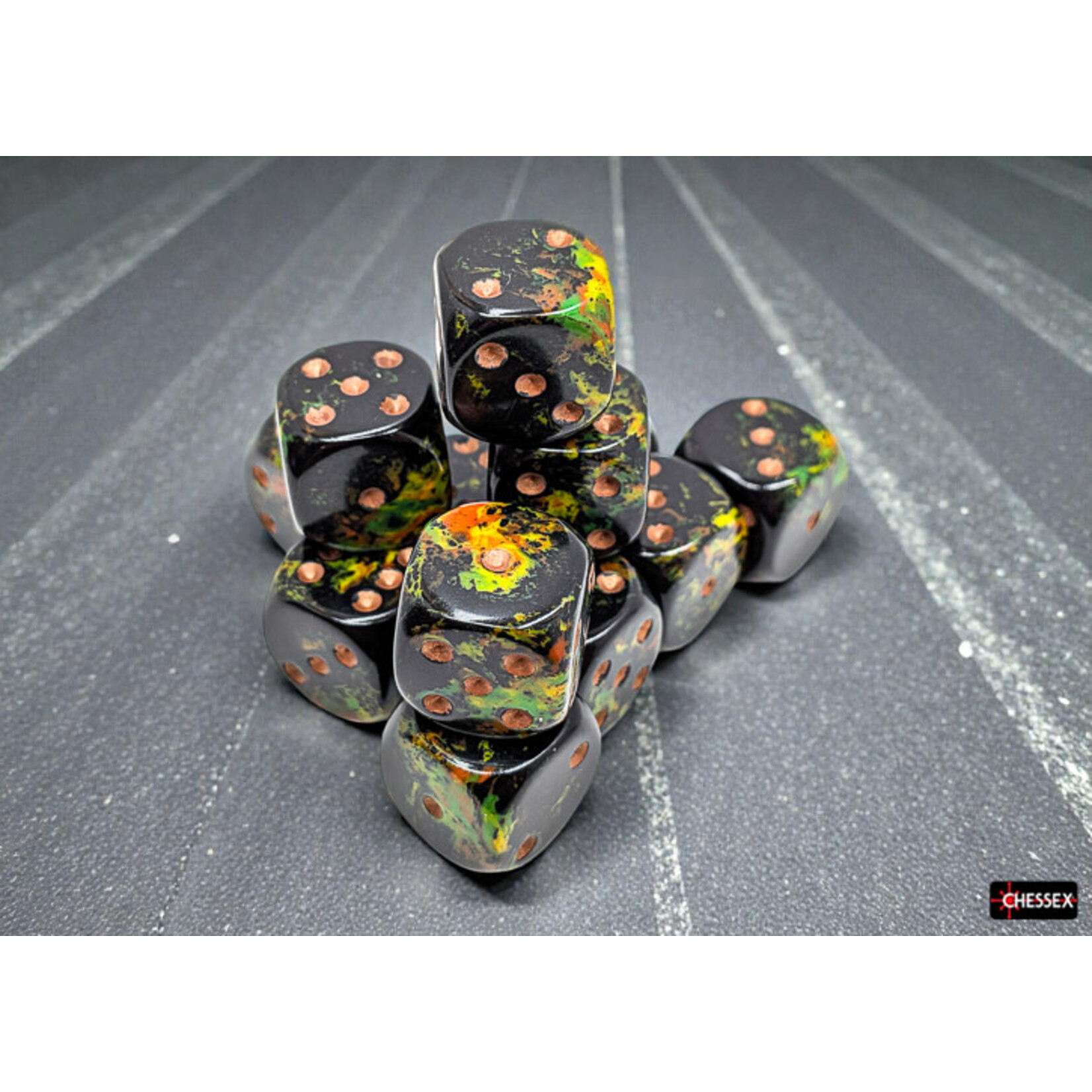 Chessex Brush Deep Forest/gold 16mm d6 Dice Block (12 dice)