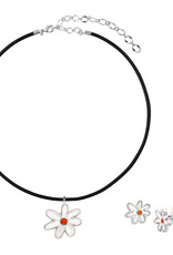 GIRL SCOUTS OF THE USA Daisy Earring and Necklace Set