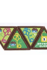 GIRL SCOUTS OF THE USA Brownie Quest Journey Award Set