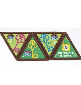 GIRL SCOUTS OF THE USA Brownie Quest Journey Award Set