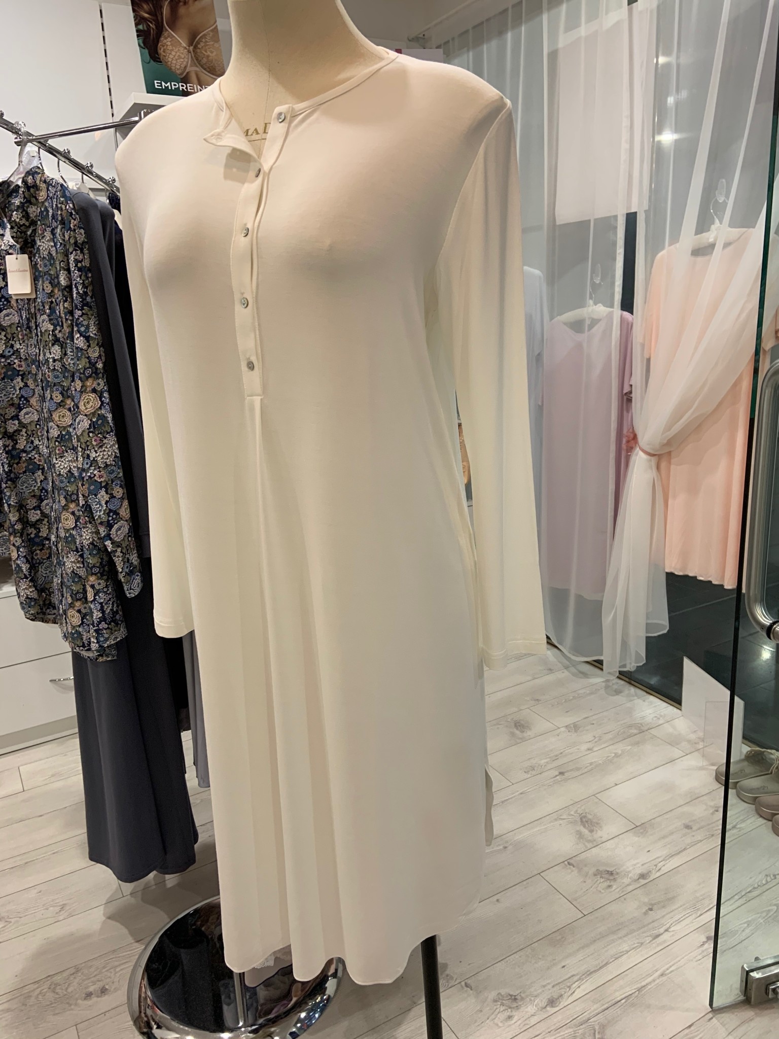 Annette Annette Maglia Long Sleeve Front Opening Dress Panna 1879