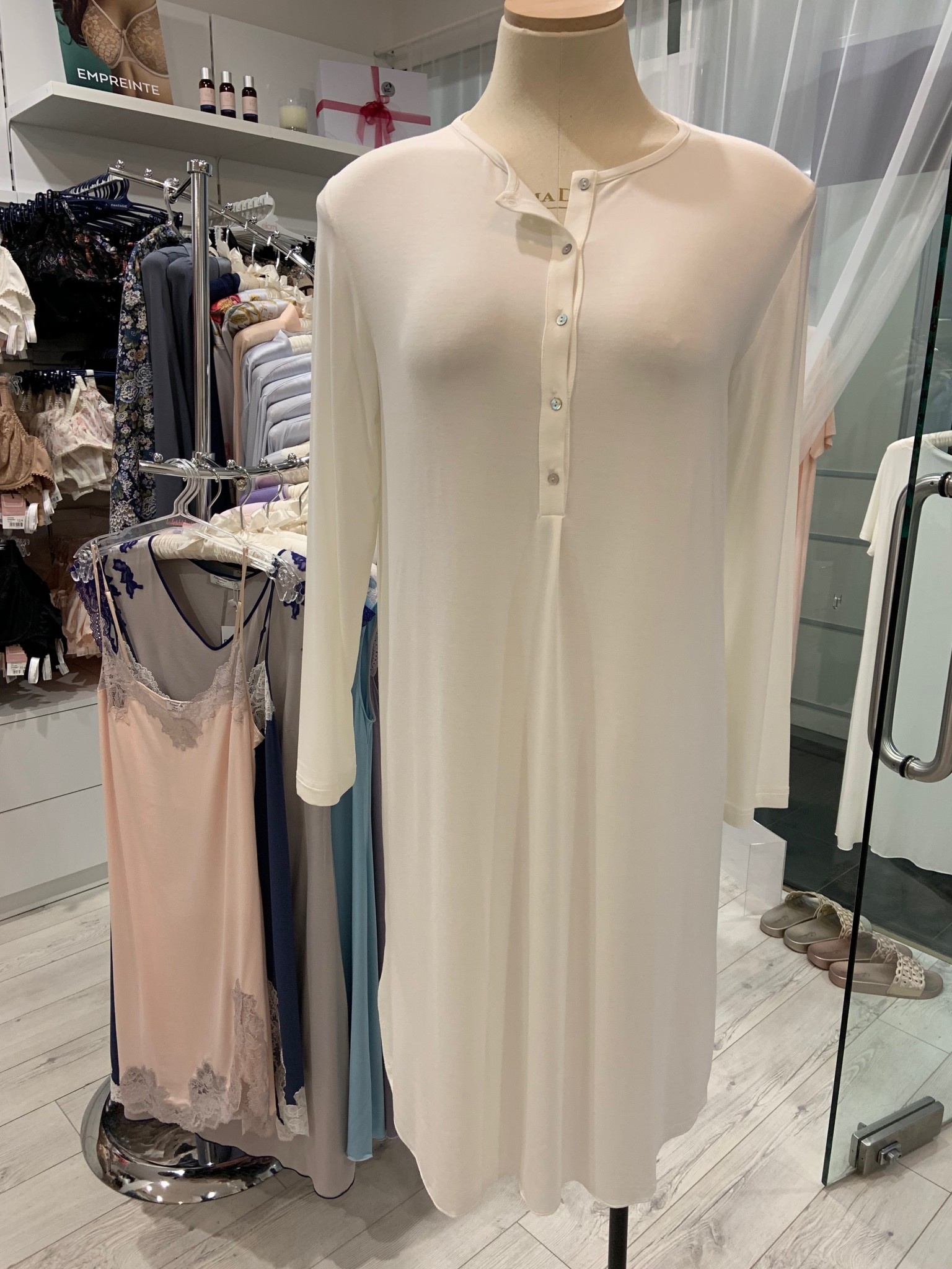 Annette Annette Maglia Long Sleeve Front Opening Dress Panna 1879