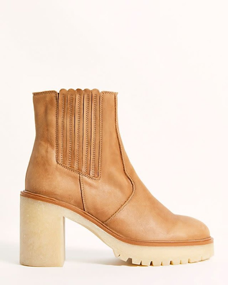 Free People James Chelsea Boots | Tan