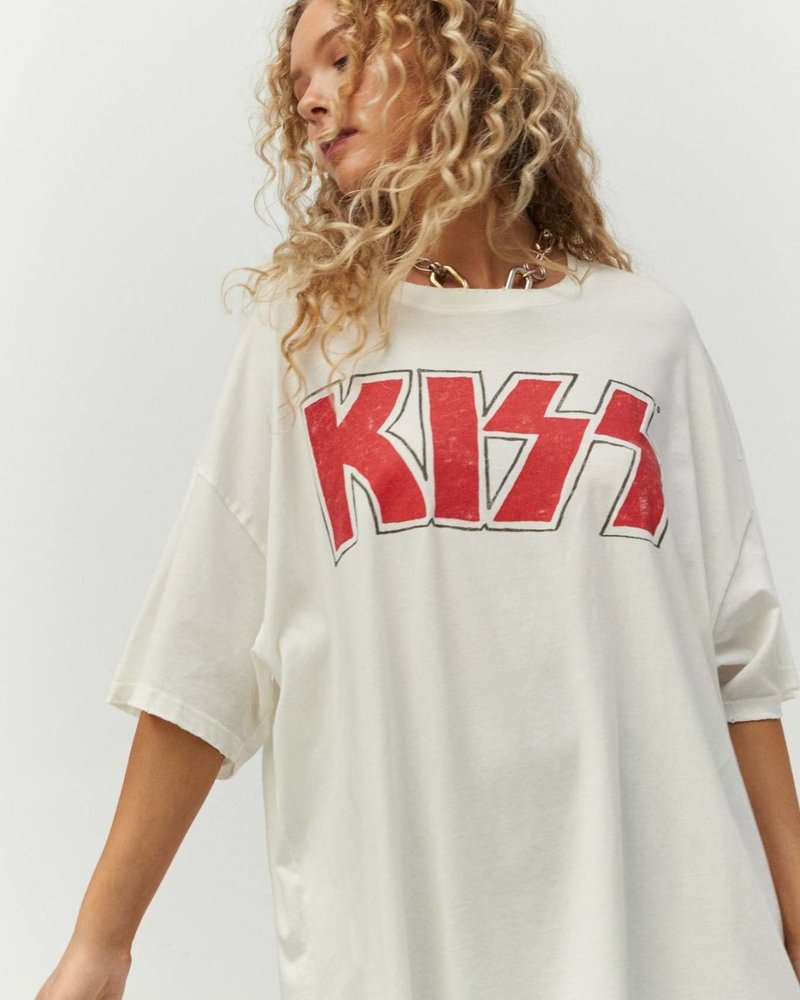 Kiss Glitter Logo OS Tee