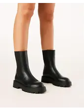 Zainab Boot