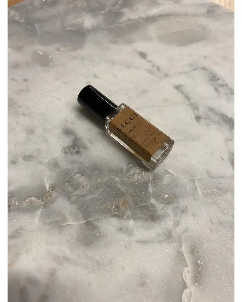 Essence De Parfum | Libecco