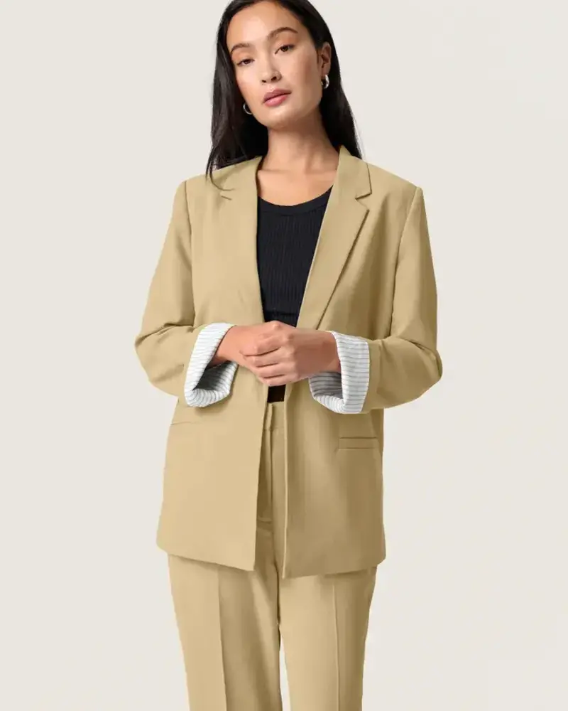 Shirley Fold-Up Blazer | Elmwood