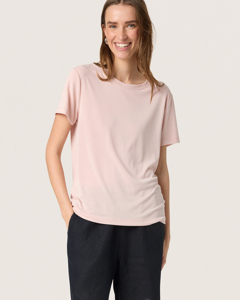Columbine Crew-Neck T-Shirt | Peach