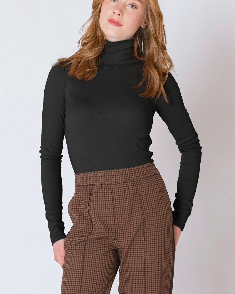 Exposed Seam Turtleneck | Black
