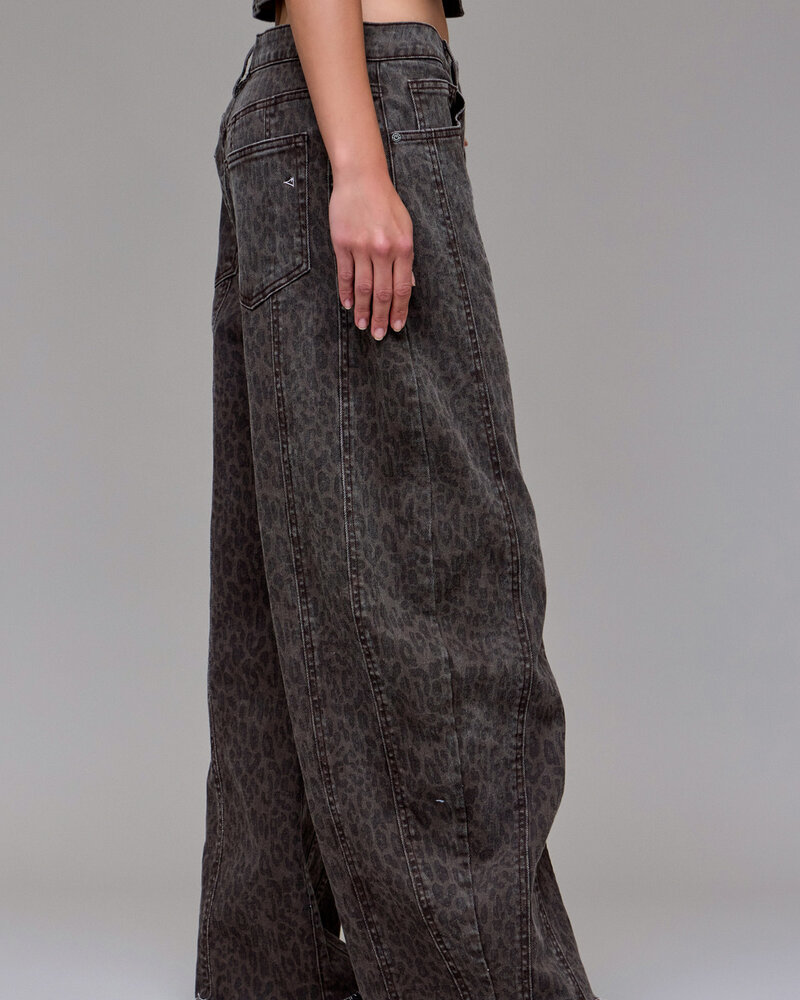 Seamed Barrel Jean | Leopard