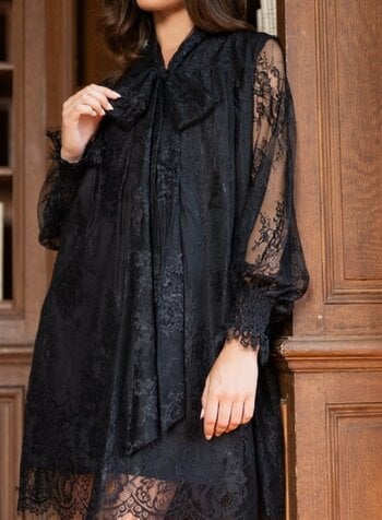 Ambre Lace Midi Dress | Black