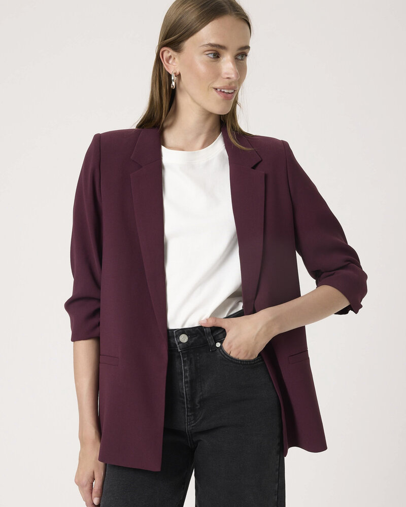 Shirley Blazer | Wine