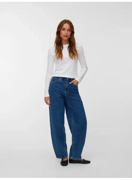 Vero Moda Billie High Rise Barrel Jean | 32 Inseam