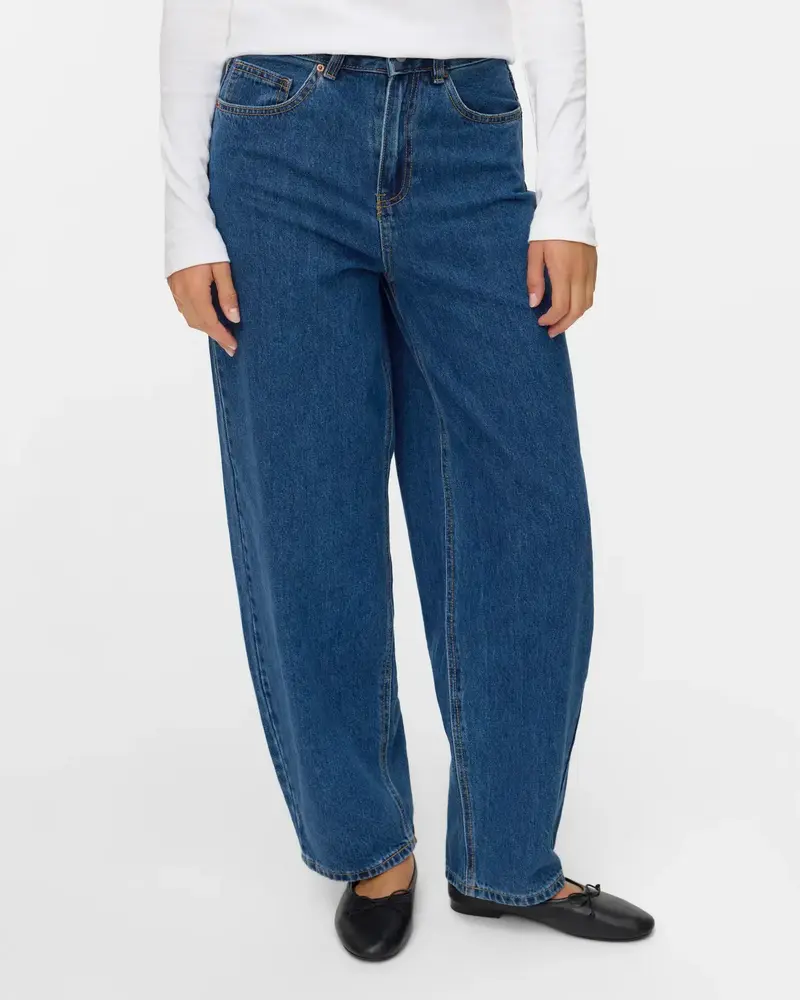 Vero Moda Billie High Rise Barrel Jean | 32 Inseam