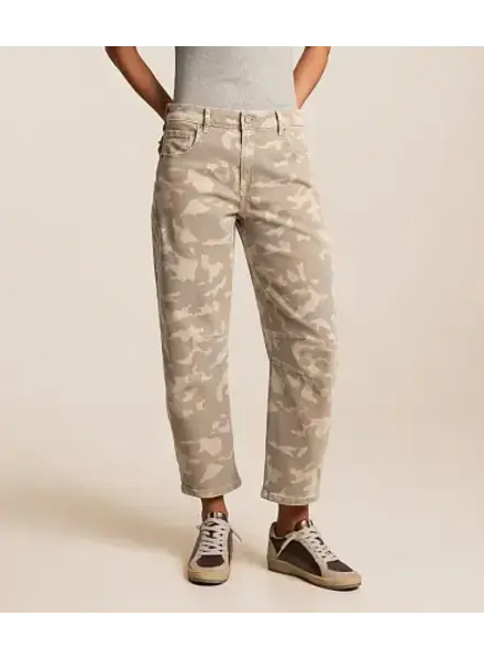 Sammie Camo Cropped Barrel Jean