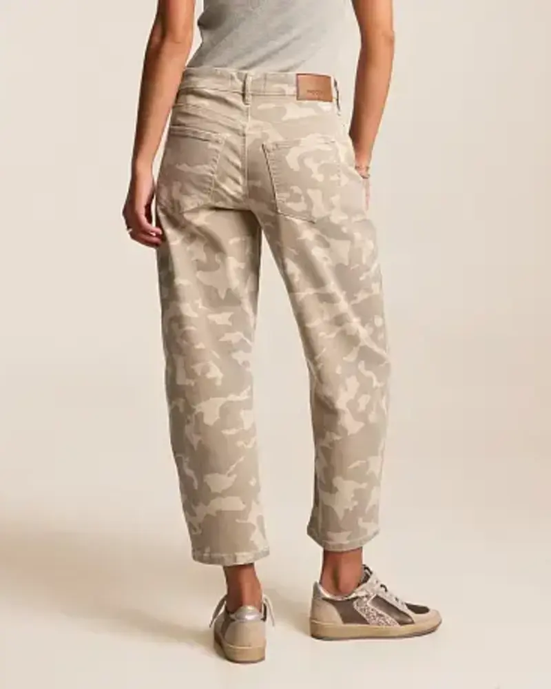 Sammie Camo Cropped Barrel Jean