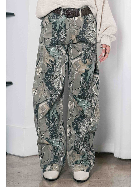 Kendal Camo Barrel Jeans